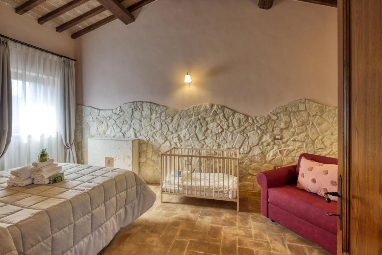 Pompagnano Borgo Incantato Spoleto מראה חיצוני תמונה