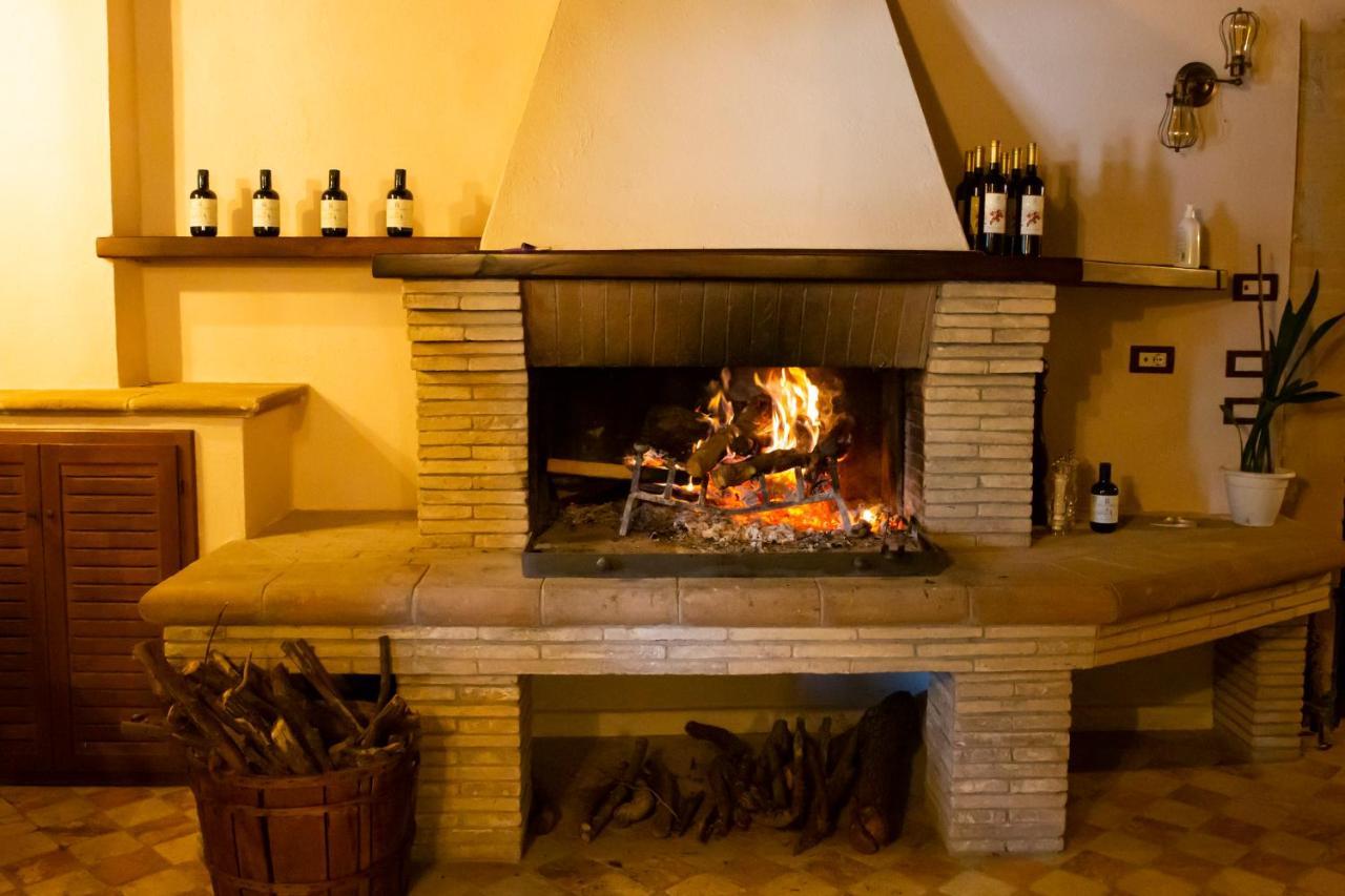 Pompagnano Borgo Incantato Spoleto מראה חיצוני תמונה